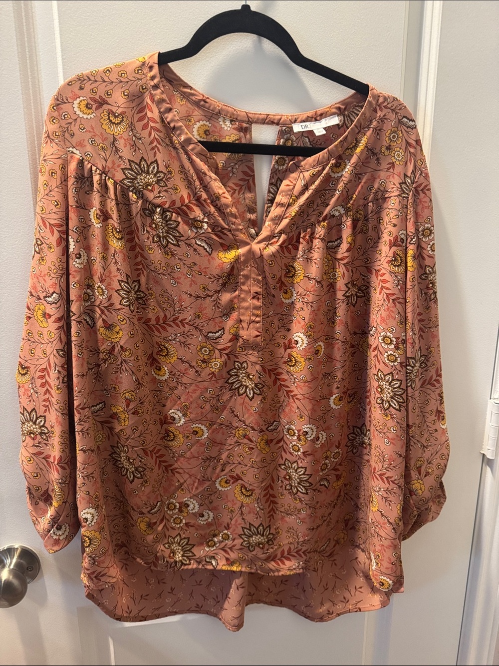 DR2 Dusty Rose Floral Split-Neck Boho Blouse